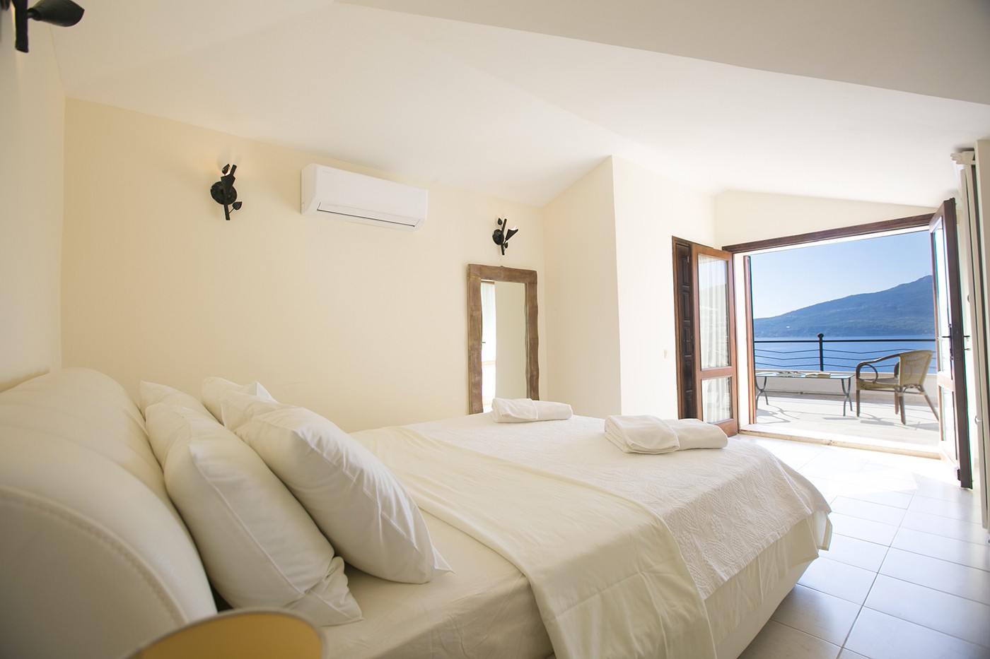 4 bedrooms villa 972